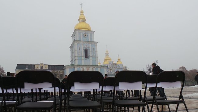 en_censor_net's tweet photo. #Kyiv’s Mykhailivska Square hosted Empty Seats #rally in support of #Kremlin-held political prisoners
https://t.co/ZxugVoQLCV
#FreeSentsov #SaveSentsov #StopFascistRussia  #StopRussianOccupation #StopPutinsWarInUkraine #StopRussiaStopWar https://t.co/uFCl1IDhST