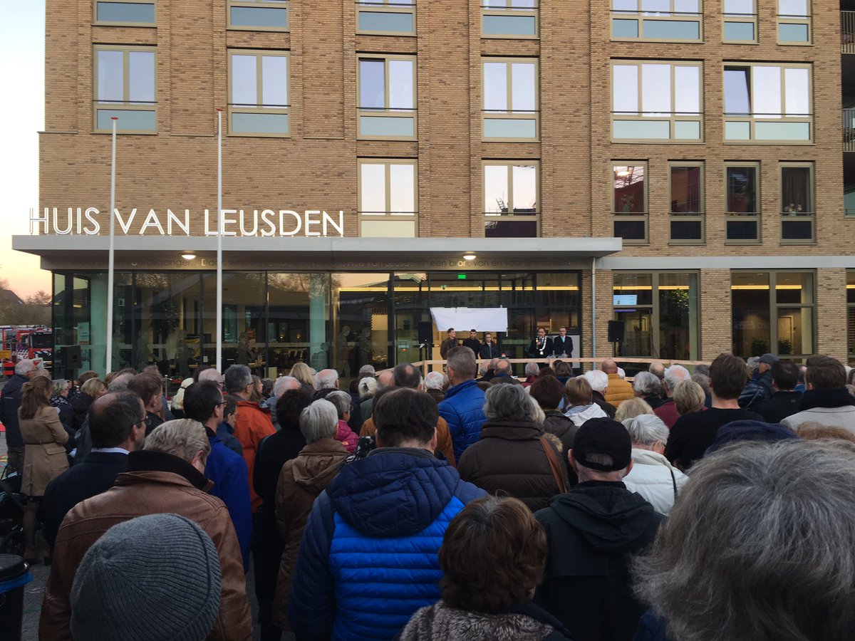 Opening van Huis van Leusden, mooie opening bij mooi huis met mooie veelzijdige bewoners en gebruikers. Mag Leusden trots op zijn!