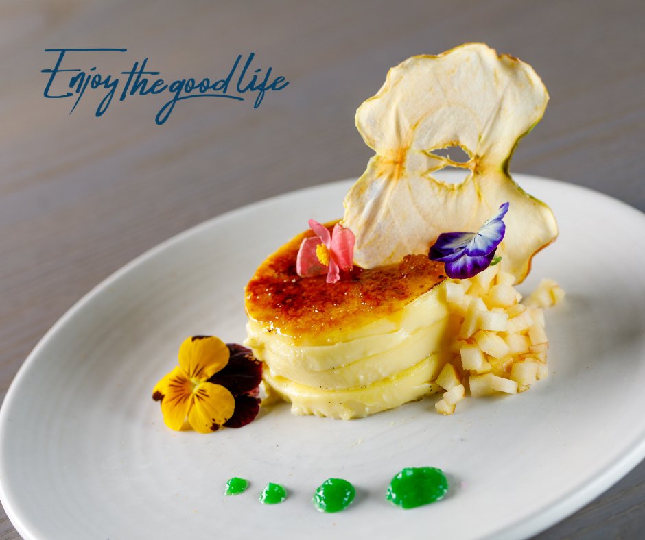 Did someone say dessert?!

Come to #NaplesBayResort's newly re-opened 1500 South Restaurant &amp; Bar for the great happy hour, stay for the fantastic dessert! 😋🍰🍸

Click here to see the full menu: buff.ly/2Pwdru8
#EnjoyTheGoodLife