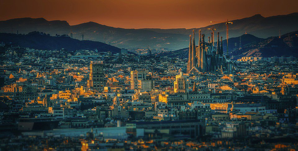 Mayors4Climate's tweet photo. The mayors of our signatory cities #Barcelona, #Athens, #Milan &amp; #Berlin convened at the #C40Talks yesterday to highlight the innovative actions European cities are taking to deliver on the Paris Agreement.

Read more about the exciting event: https://t.co/LTVBIuK6CS https://t.co/SMWk0XNj5V