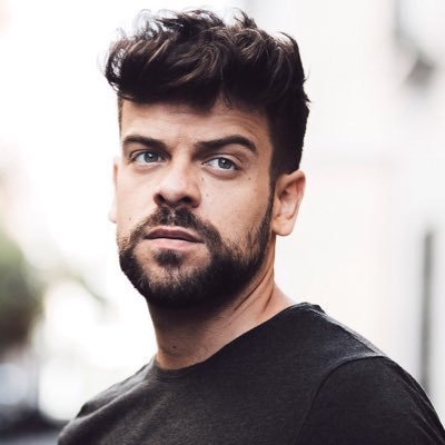 SteveezB's tweet photo. @OT_Oficial el año pasado tuvieron a Rafael como invitado en una grupal, por favor lleven a @rickymerino a la próxima gala y cante “Spice Up Your Life” #OTDirecto15NOV #REPESCARICKY
@tinetr @NoemiGaleraN
RT https://t.co/QadANzQo4V