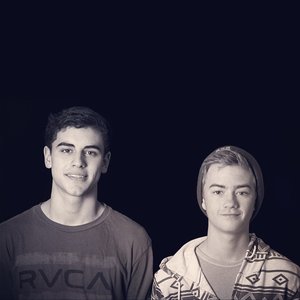 #NowPlaying No One Compares To You [26CB] by Jack and Jack marringt.fastcast4u.com