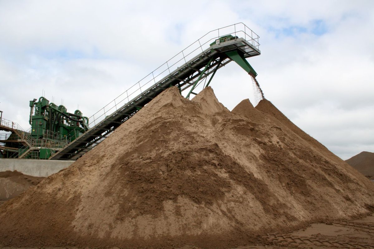 im_mining's tweet photo. A new #blockchain software platform could allow #miners to trade on the future value of their unprocessed materials, according to industry-backed research organisation @mining3innovate https://t.co/KEXqikNshw #futureofmining #blockchaininmining #commoditiestrading #moneyinwaste https://t.co/yPFHjzCuKq