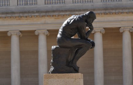 educaciongob's tweet photo. La Filosofía pervive porque las preguntas que intenta responder son eternas, no son preguntas científicas y, por tanto, ninguna respuesta es plenamente satisfactoria. Celebramos el #DíaMundialdelaFilosofía (y su incorporación como materia obligatoria). 😉 https://t.co/EudcBUVVoV