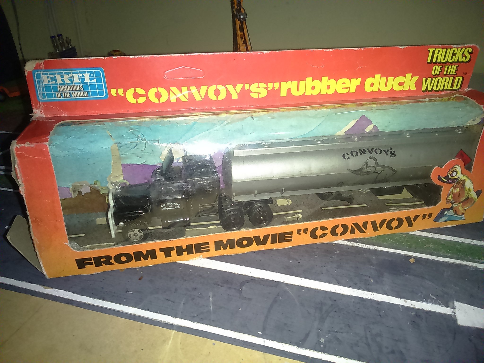 Arturo Matta Mack Rs700l Rubber Duck Convoy Movie Ertl 1 64 Bulldogsindiecast