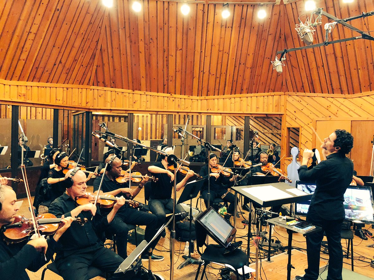 LacketyLac's tweet image. It’s not everyday that you get to lead 34 musicians for a #Hamildrop.
#KanderMiranda