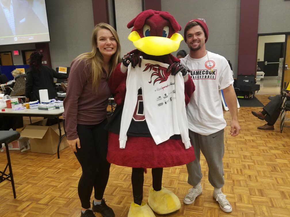 USCBloodDrive's tweet photo. We LOVE seeing you guys come donate alongside Cocky!! If you missed him yesterday, be sure to drop by tomorrow between 1 and 2 PM to get your picture taken with our beloved mascot!!
#gamecocksgive #bleedgarnetandblack https://t.co/uEtazOCGkk