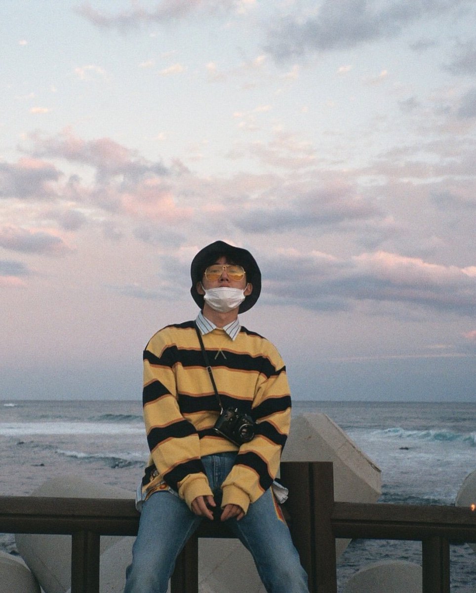 Some_pn's tweet photo. ไปเดทกันอย่างเปิดเผย ดูท้องฟ้าก็รู้เลย🌚
#ฮันวอน https://t.co/VpnLUkIYFy