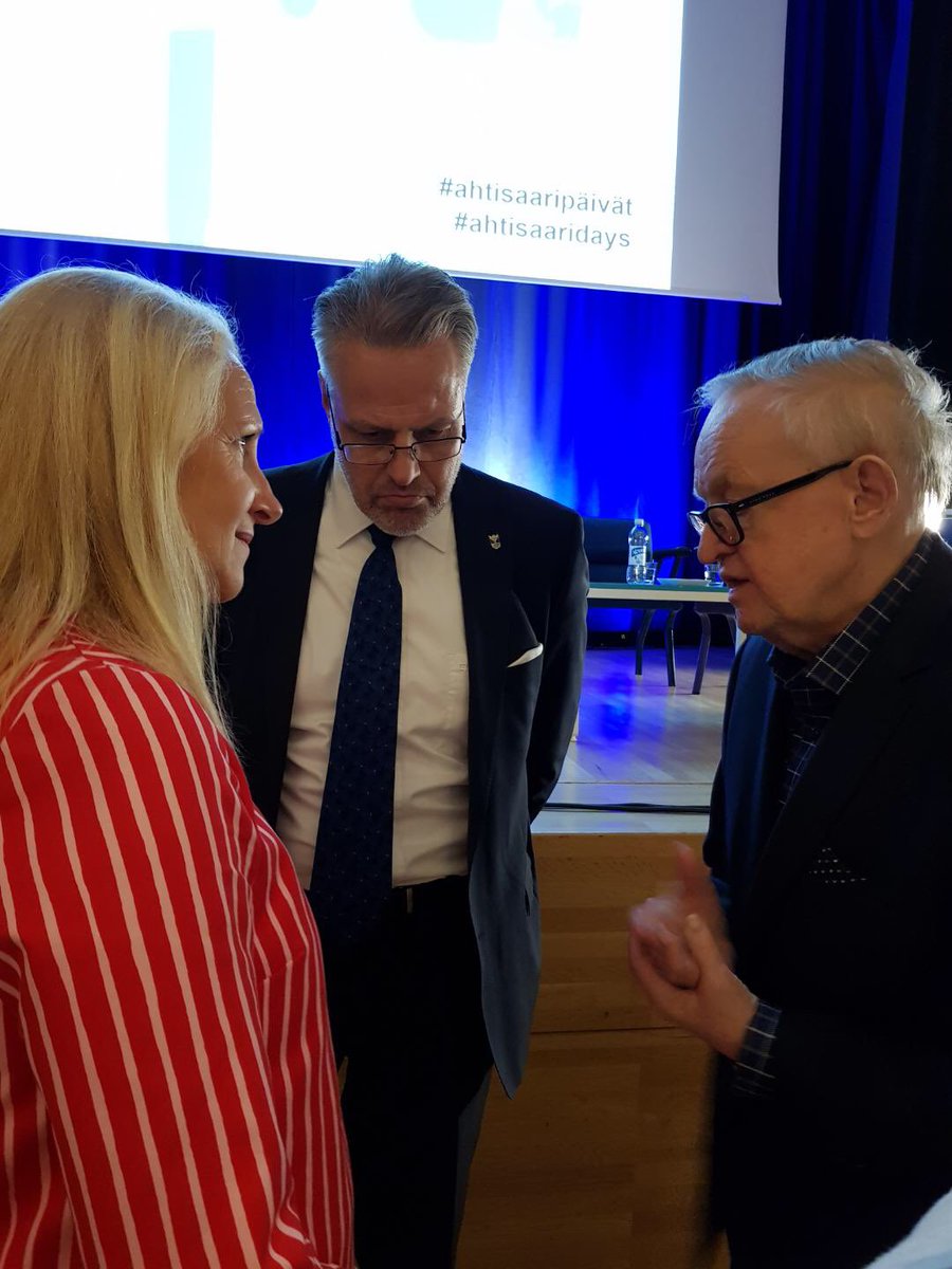 LeisimoE's tweet photo. #ahtisaaripäiväespoo #designingpeace https://t.co/az1aenrMjM
