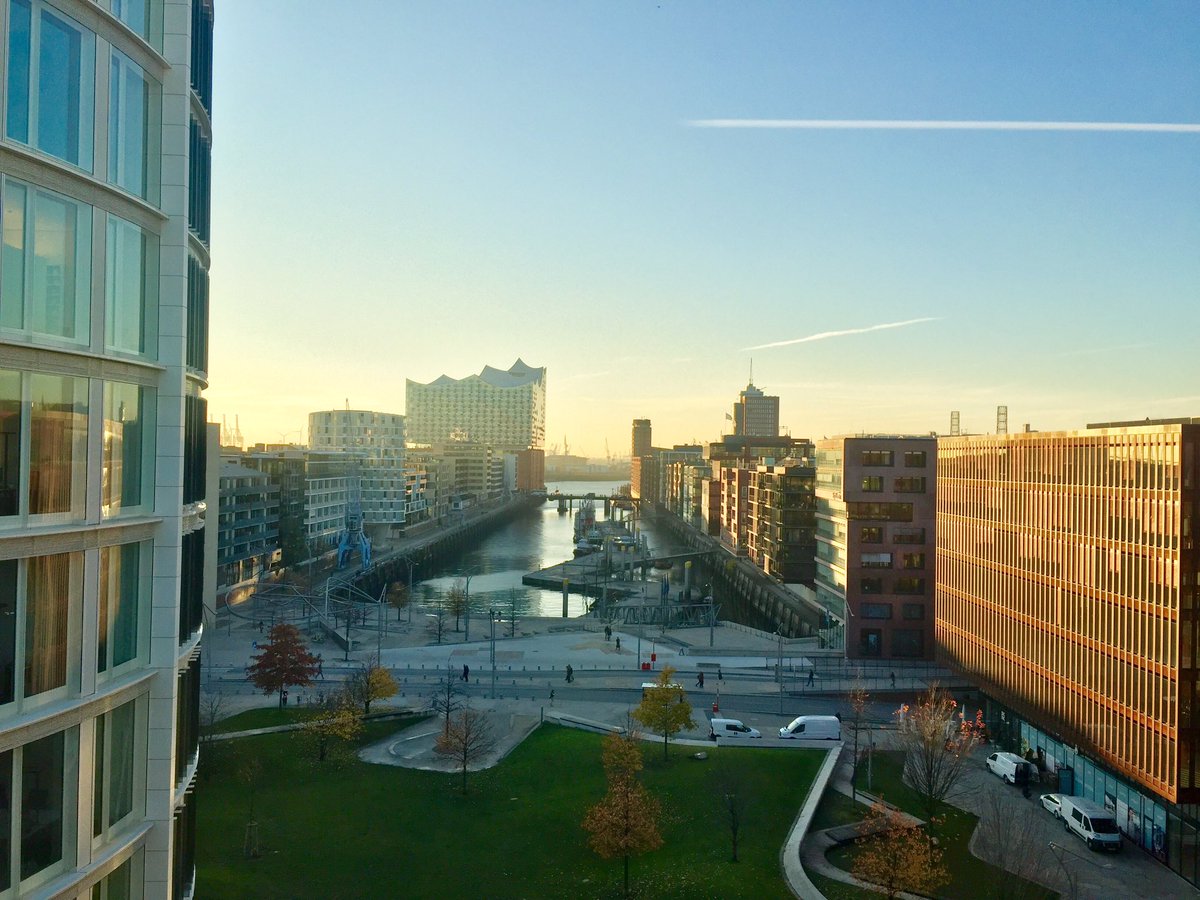 Carsten Ovens Office With A View Deutsche Telekom Capital Partners Is Always Worth A Visit Also For An Exchange Of Thoughts With Vincivento About Hamburg And Venturecapital Hhbue Innovation