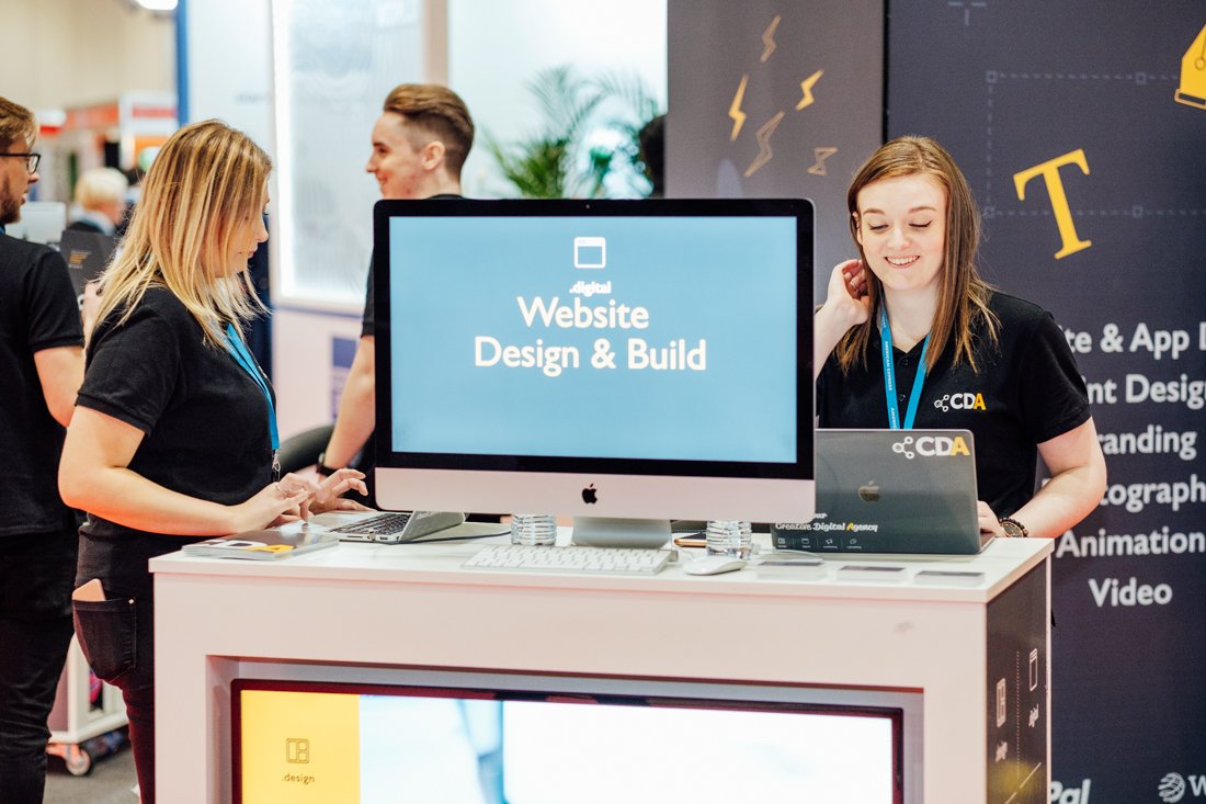 More from the <a href="/TheBusinessShow/">The Business Show</a> #tbsuk at <a href="/ExCeLLondon/">Excel London</a> A few shots of <a href="/socialcirclehq/">Social Circle</a> <a href="/SansFrontiereUK/">Sans Frontiere</a> <a href="/cdagroupUK/">CDA | Full Service Digital Agency</a> <a href="/RachelElnaugh/">Rachel Elnaugh-LOVE</a> in action