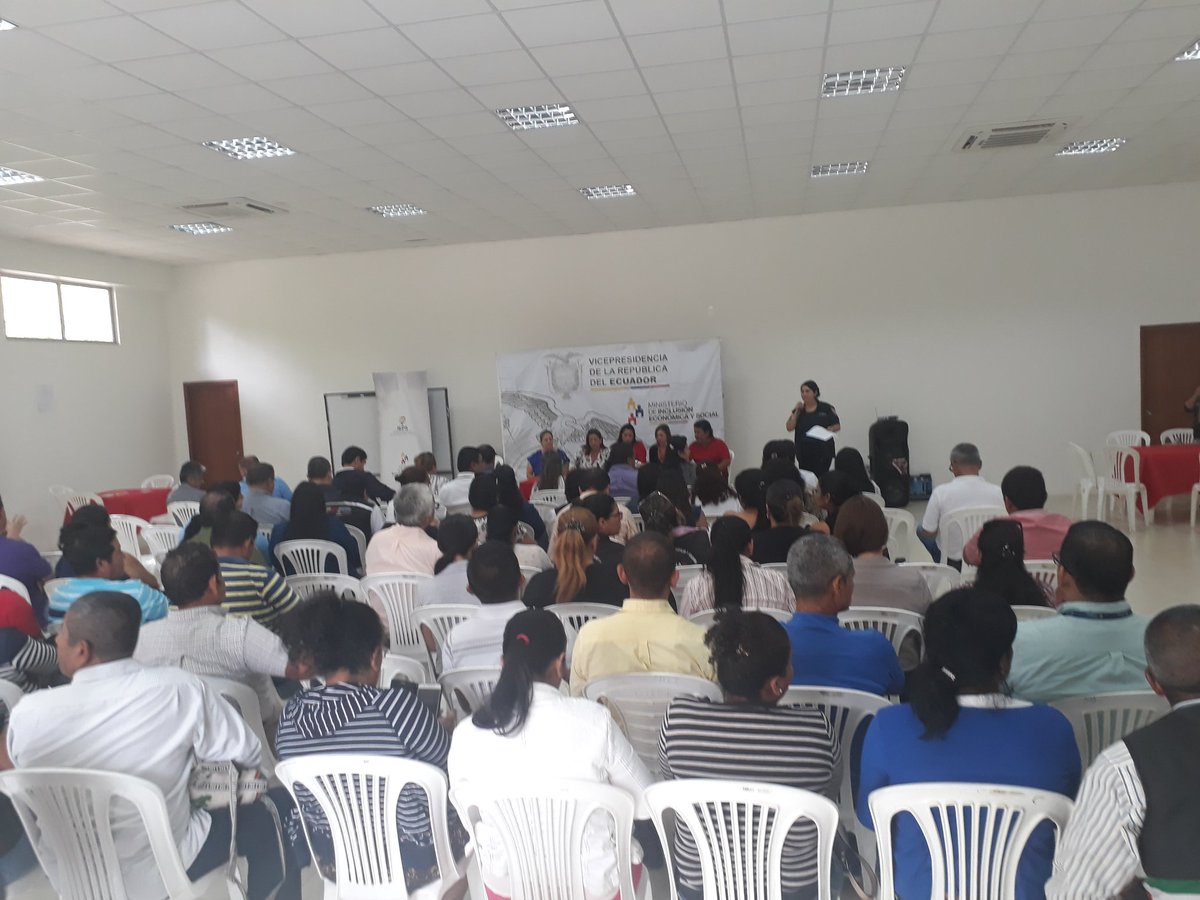 ganelit's tweet photo. Mesa de dialogo en conjunto con vicepresidencia .IEPS ... CAMARA DE ECONOMIA POPULAR Y SOLIDARIA DE LA PROVINCIA DE MANABI https://t.co/gytrUx6mQy