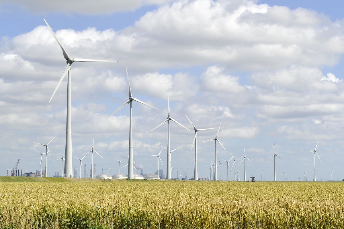 Windmolens op land zijn nodig om voldoende duurzame #energie op te wekken in onze provincie. Bij het maken van nieuwe plannen voor #windenergie krijgen Groningers nu een grotere rol ow.ly/lV4G30mDa04