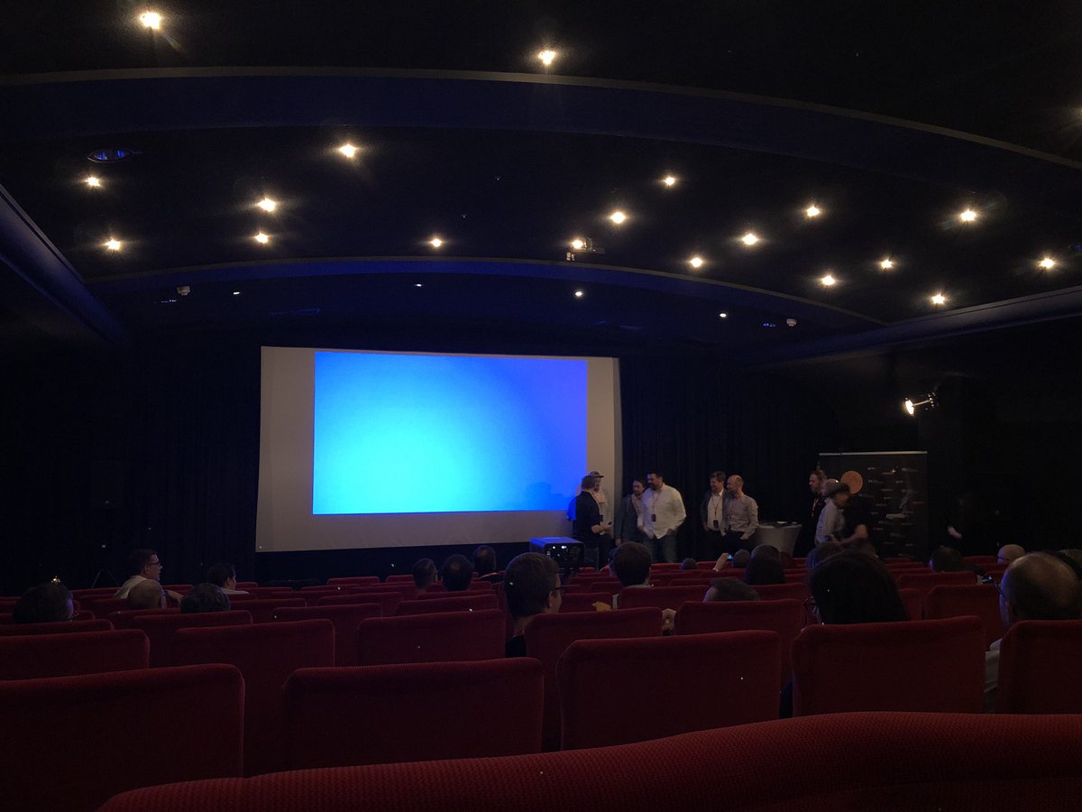 Olli991's tweet photo. #gbc17 startupsession ist nun durch. Erster Tag ein voller Erfolg https://t.co/mm78soU0B5