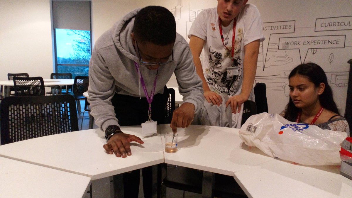 PeterDaVinci's tweet photo. Extracting DNA with this year's Leaders in Science @LiS_Herts @N_HertsCollege https://t.co/SQiNzdg8TJ