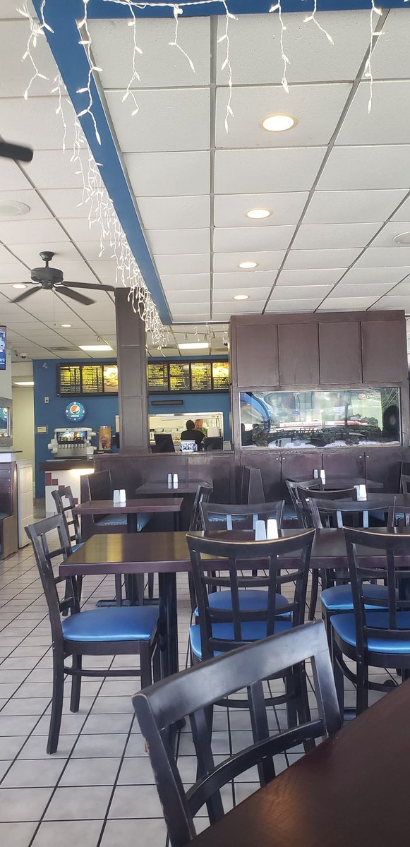 Petes29681's tweet image. Get out of this rain and come join us at Pete's! We're excited to see you!

#yeahthatgreenville #simpsonvillesc #petesofsimpsonville #mauldinsc #greenvillesc #gvltoday #greenville360 #food #fun #staywarm