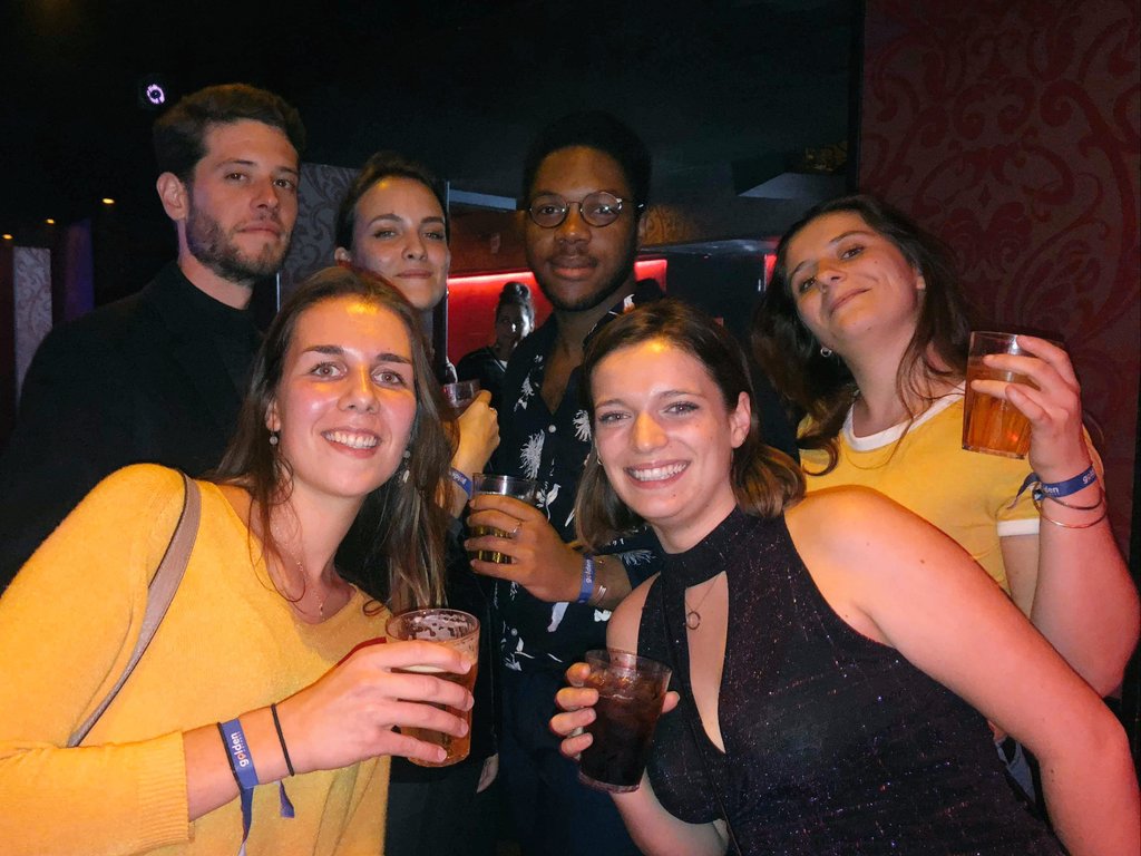 🎉 Hier soir, votre BDE était présent à la soirée organisée par <a href="/GoldenVoyages/">GoldenVoyages</a> pour rencontrer d'autres bureaux parisiens ! Après s'être bien amusés, ils vous préparent plein de nouvelles surprises ! #goldenvoyages