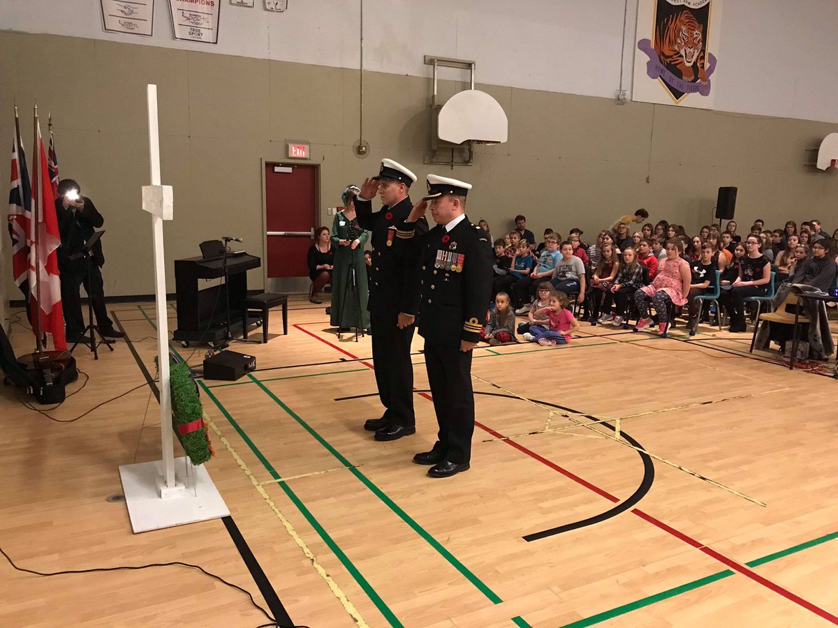HMCS_NCSM_CABOT's tweet photo. (1/2) It has been an engaging and rewarding Veteran’s Week for #HMCSCABOT. #LestWeForGet #CanadaRemembers/C’est une semaine des anciens combattants qui a été intéressante et enrichissante pour #HMCSCABOT. #NeLesOubliezPas #lecanadasesouvient https://t.co/6HInCNhWxQ
