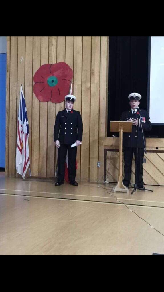 HMCS_NCSM_CABOT's tweet photo. (1/2) It has been an engaging and rewarding Veteran’s Week for #HMCSCABOT. #LestWeForGet #CanadaRemembers/C’est une semaine des anciens combattants qui a été intéressante et enrichissante pour #HMCSCABOT. #NeLesOubliezPas #lecanadasesouvient https://t.co/6HInCNhWxQ