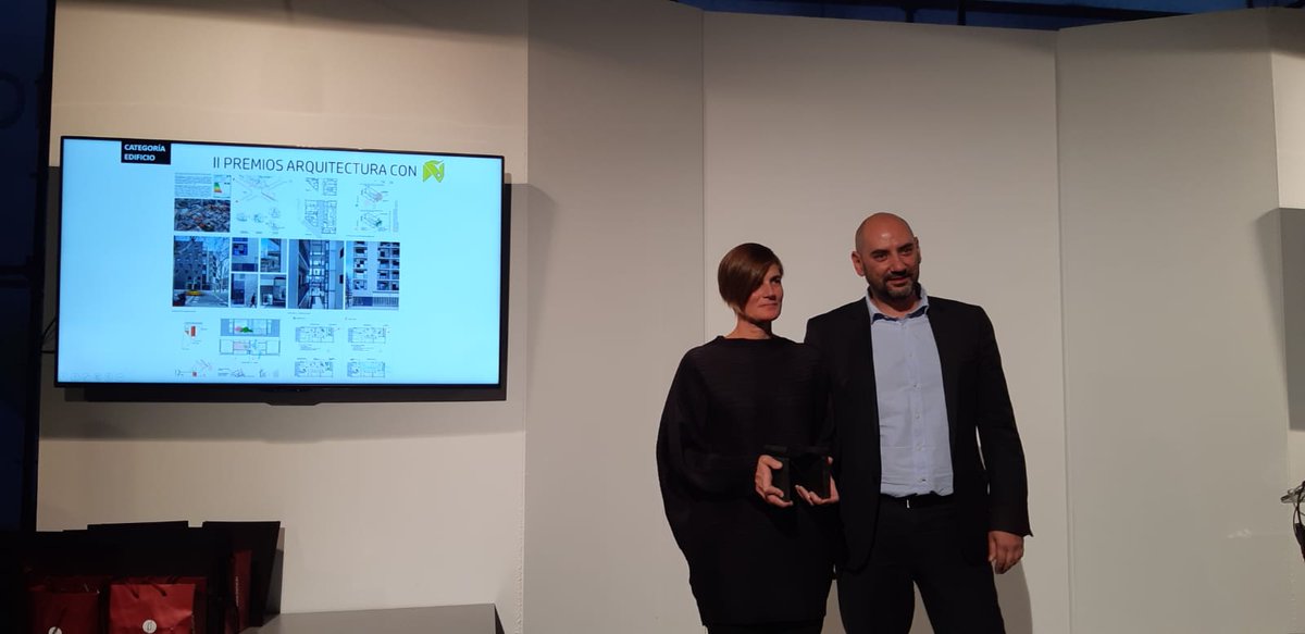 KOMMERLING_ESP's tweet image. Como patrocinadores de los premios VETECO-ASEFAVE nuestro gerente, @javierbermej, acaba de entregar el premio Arquitectura + S, galardón que destaca la sostenibilidad de un proyecto. ¡Enhorabuena a los ganadores! #epowerbuilding18