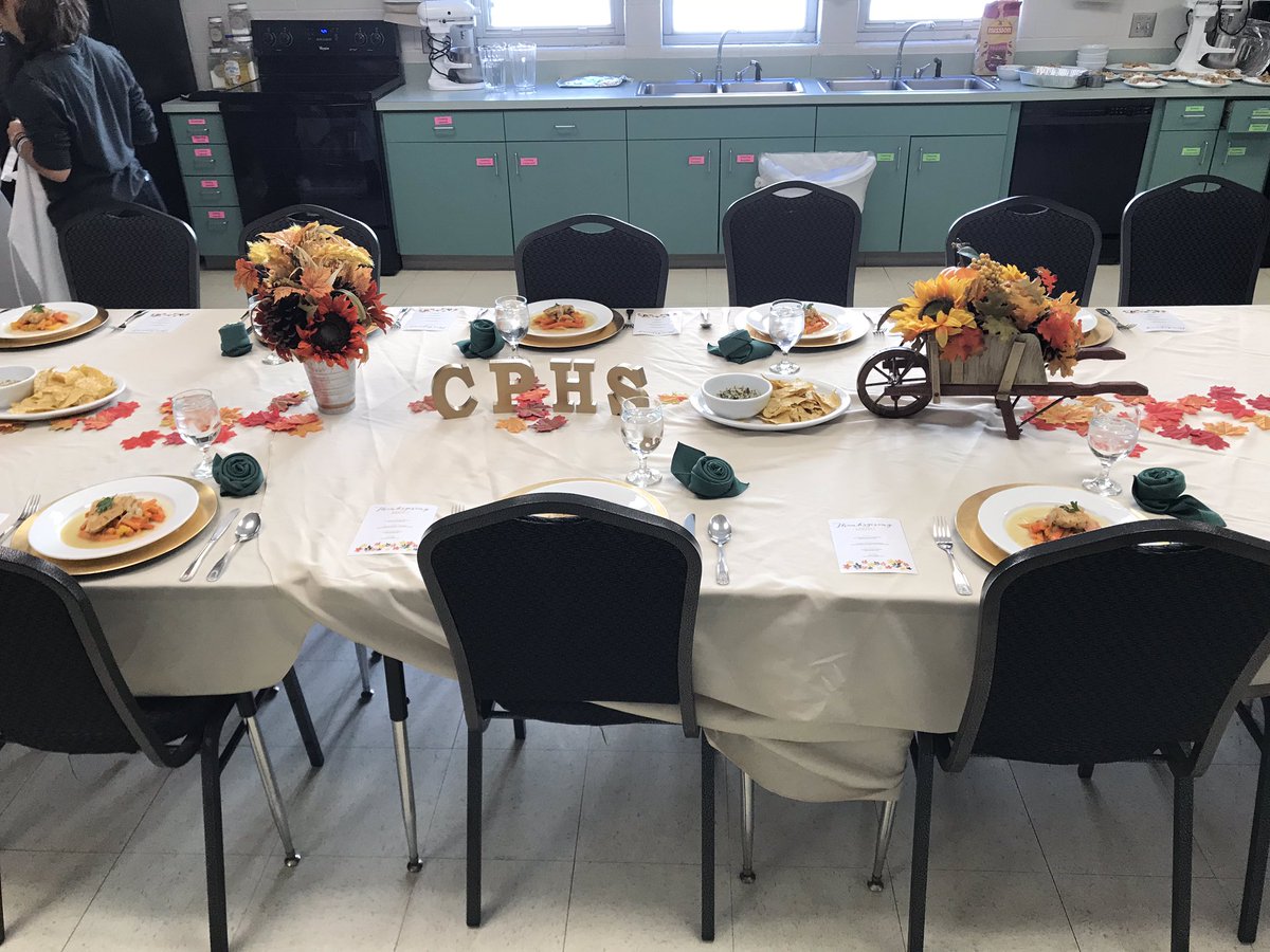 MrsRingstaff's tweet photo. Intro to Culinary Thanksgiving Feast #Thebreakfastclub #1stperiod https://t.co/eeGZCZ7lEm