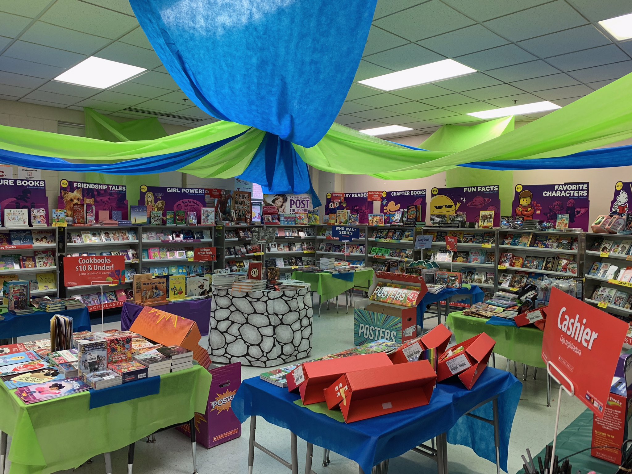 Scholastic Book Fair set up: tight spaceno problem!