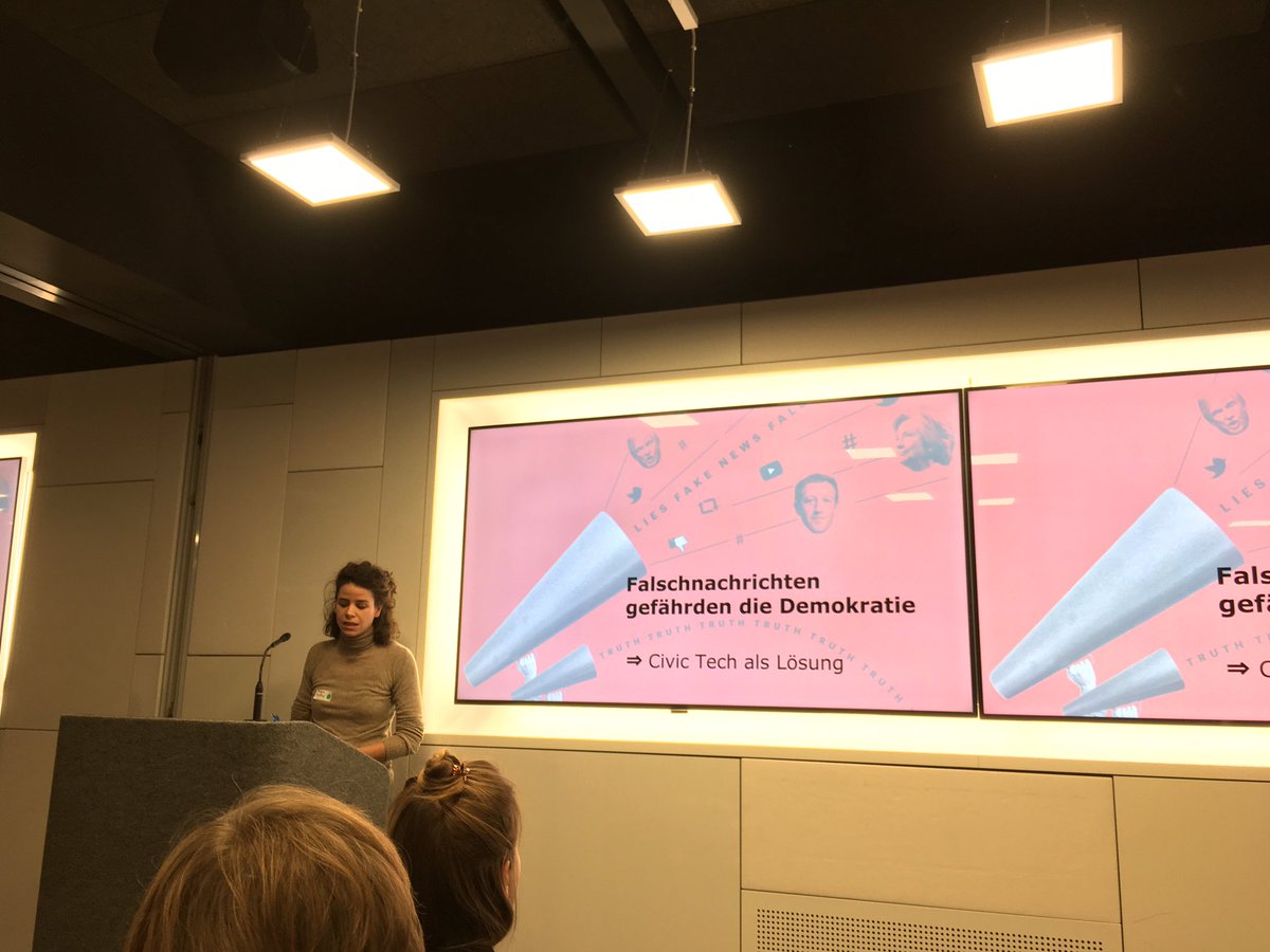 InitiativeOG's tweet image. Wir sind zu Besuch bei #DemokratieIO und freuen uns auf spannende Projekte für die digitale Demokratie. Den Anfang macht @trace_map, die eine Onlineplattform schaffen, die jeden zum Faktenchecker gegen #FakeNews macht. Spannend! #DigitaleDemokratie