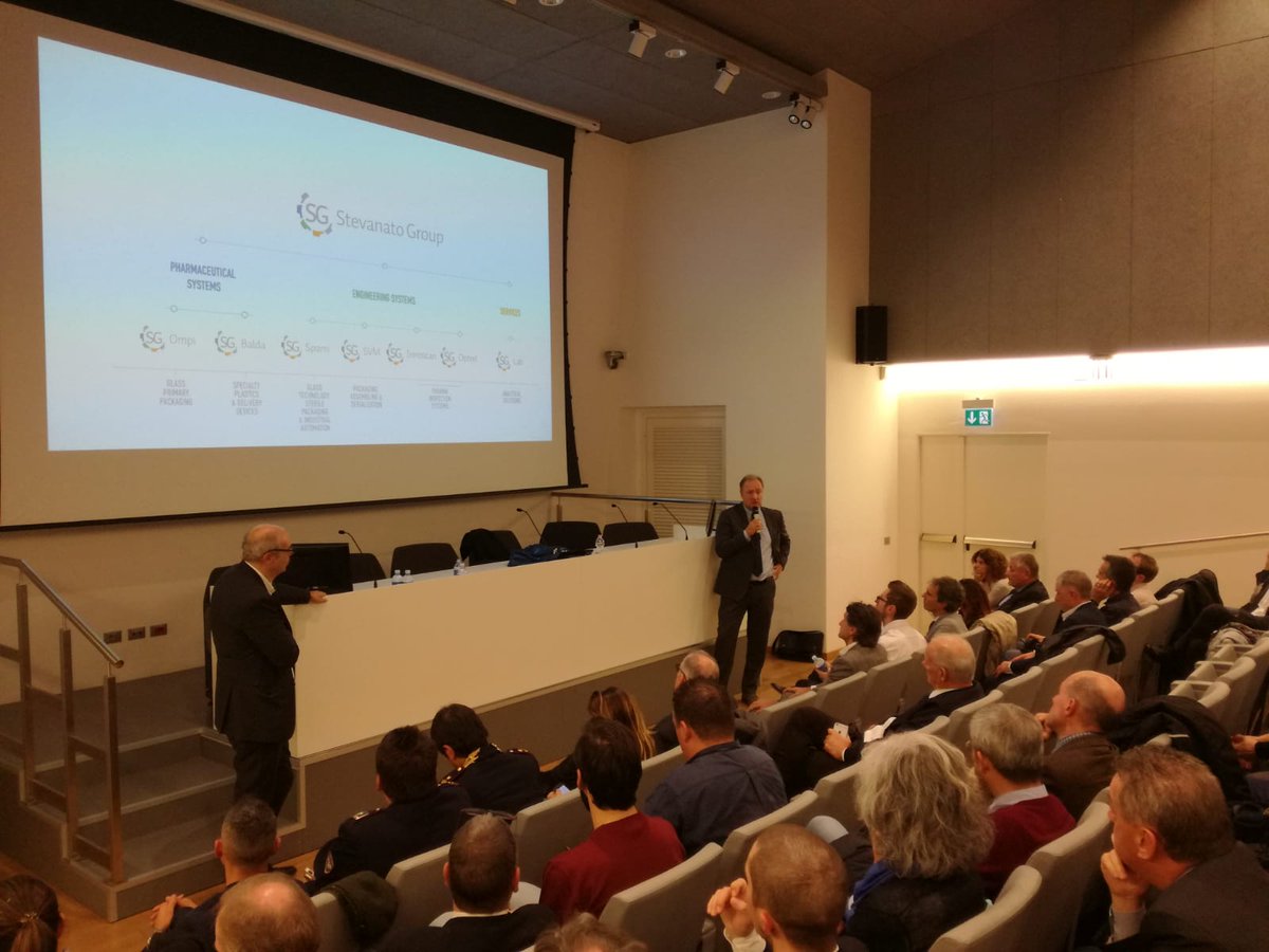 VarGroup's tweet photo. Una #storia imprenditoriale d'innovazione a #VarEvolution. Sul palco della @CaFoscari Venezia - Campus Scientifico di #Mestre, la testimonianza di Nicola Gianese - IDigital Director di @StevanatoGroup https://t.co/DrbX6ezfSS