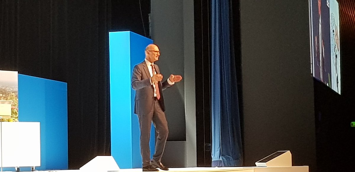 Treborius's tweet photo. #wt18 Nach einem kämpferischen Telekomchef Tim Höttges geht es gleich weiter mit Zukunftspanel 2030. Mit Martin Herrenknecht, Mart Laanemäe @BotschafEstlBer und Sabine @bendiek @MicrosoftDE https://t.co/PIDyvL8tSo