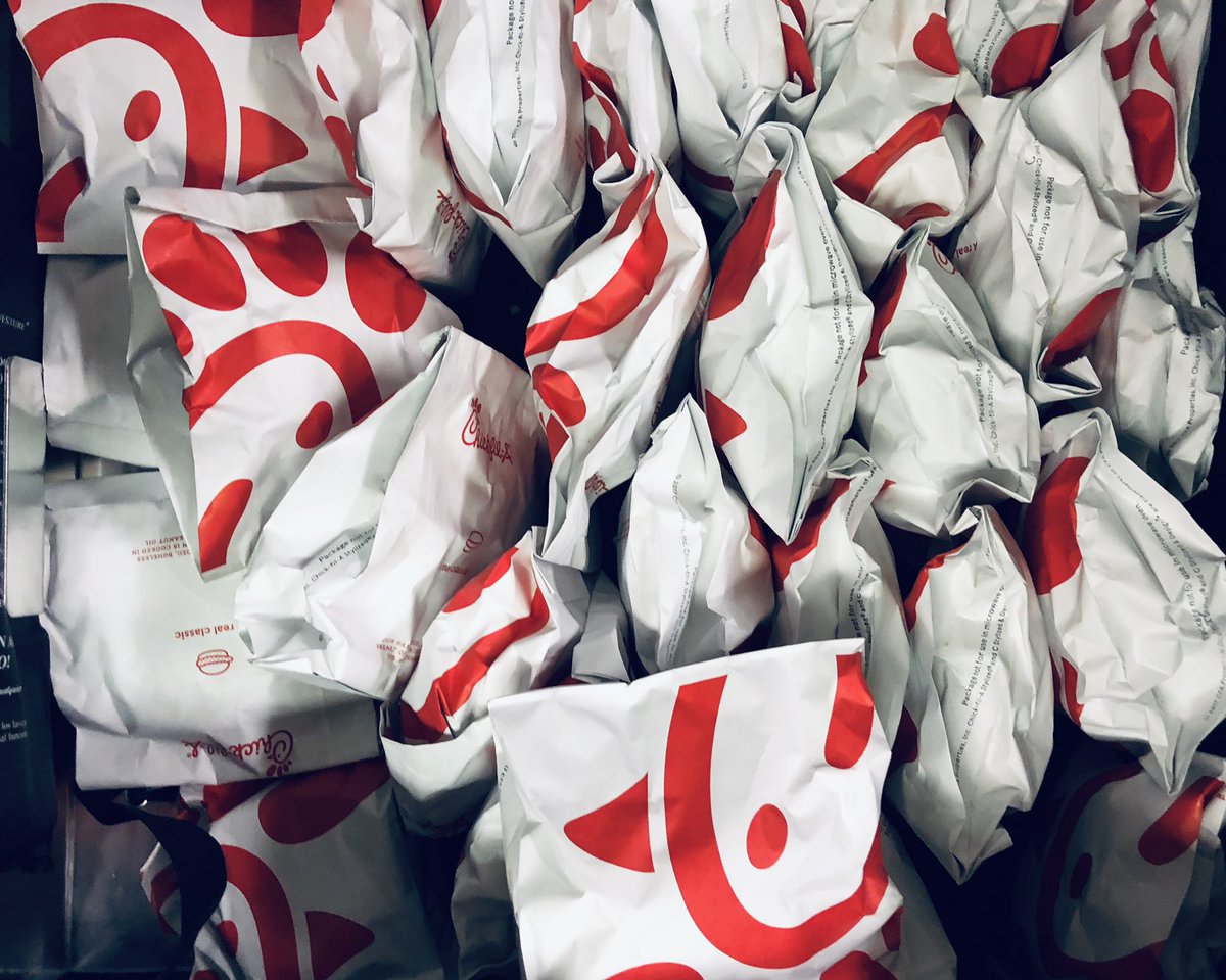Nick__Morris's tweet photo. Special shoutout to @ChickfilA for their partnership with @FriendsFalcons!

Successful first night of selling @ChickfilA chicken sandwiches at our basketball games.

Next home games: Nov. 26th vs @OKWUeagles.
Women at 6pm, Men at 8pm
#ChickFilANight

#ComeFlyWithUs #FalconNation https://t.co/u3zzZgdGrU