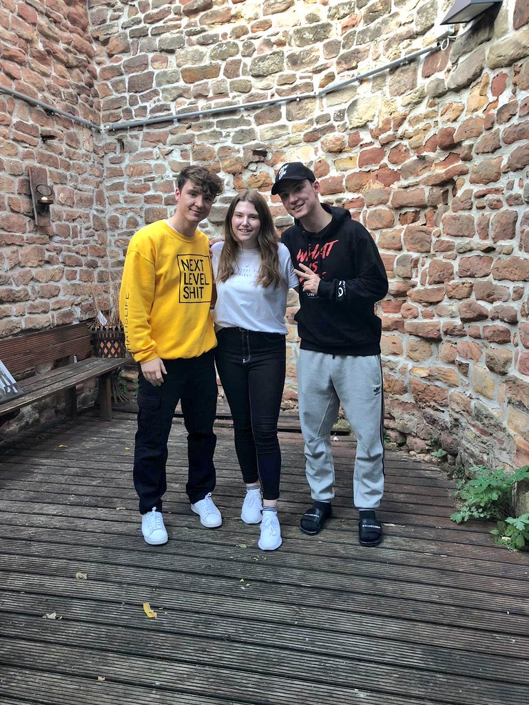 tinymultifandom's tweet photo. Unglaublich, dass dieser Tag jetzt schon wieder einen Monat her ist :( 
-
🌺 15/10/18 🌺
-
#whatislive2018 @dielochis @LochisHeiko ❣ https://t.co/kmV3YVeUMd