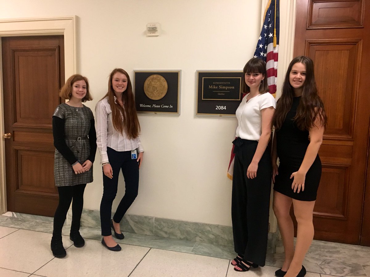 Looks like <a href="/CongMikeSimpson/">Congressman Mike Simpson</a> ‘s office is ready for the holidays 🎁 Thank you, Ms. Bryant for meeting with our <a href="/CBYXPPP/">CBYX</a> students during their #CivEdWeek Hill Day!