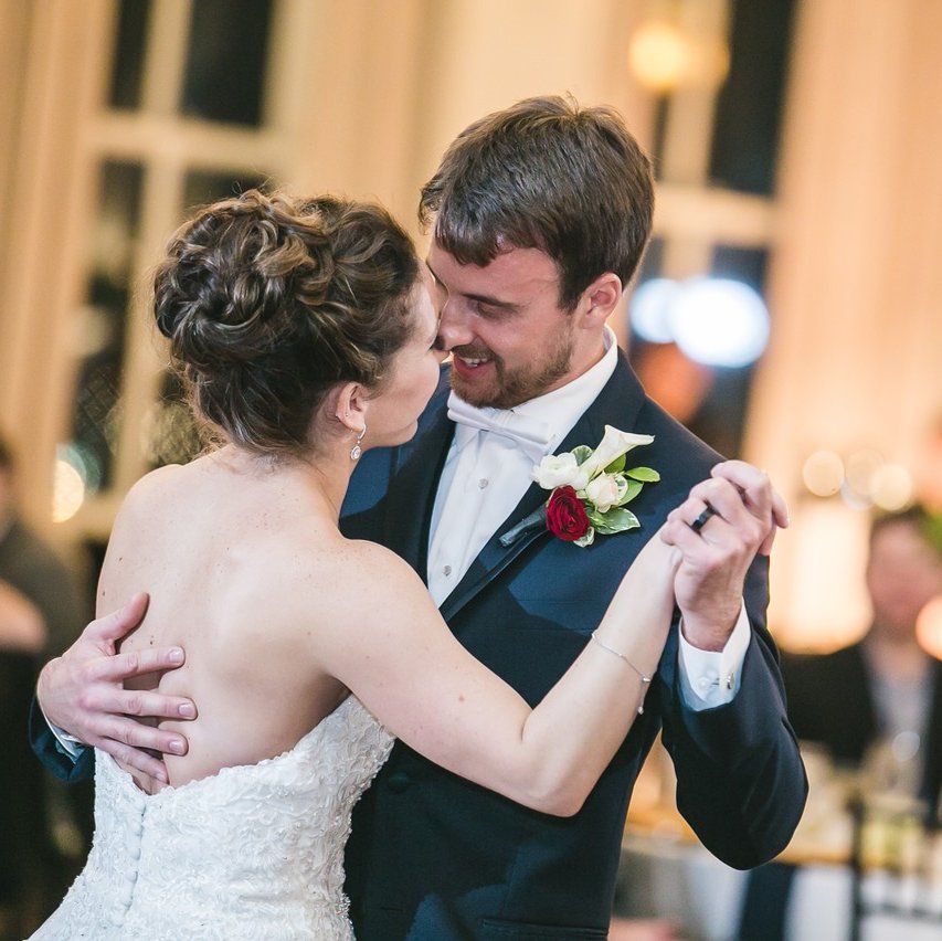amyherfurth's tweet photo. Yay!  Catherine &amp; Chris its time for your first sneak peek!  It was so much fun spending the day with you guys and I hope you enjoy a few of my favorites! https://t.co/LFyxpoa3UC