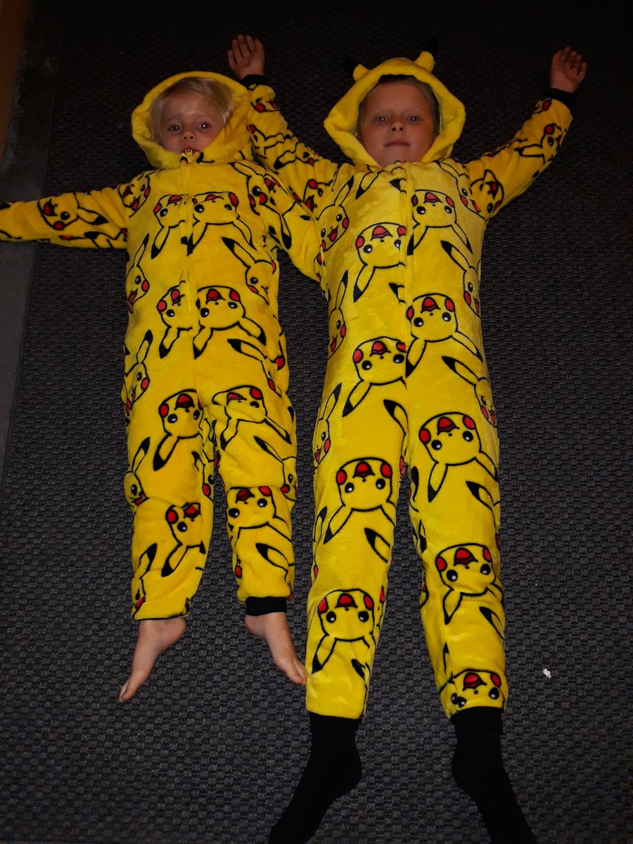 ToniTulk's tweet photo. When you are ill prepared, work full time and realise its children in need at school tomorrow 😂 #itsyellow #pikachu #costmeafortune https://t.co/WqGAnRtRYs