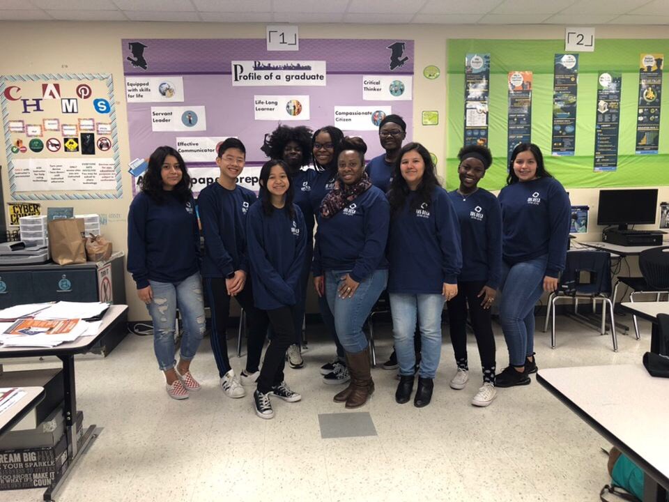 TravisDeca's tweet photo. Travis DECA Spirit Week! #day4 #decalife @TexasDECA @txdeca3 @THS_Tigers https://t.co/lSAIMKQRTS