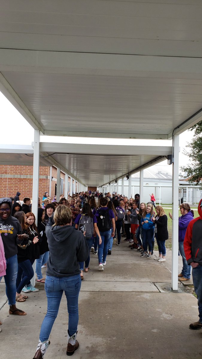 BarryDrue's tweet image. Lady Bulldogs on the road to Ft Myers for State Championship Game!! @scottlapeer @SunPreps @Elgin_Rucker @ThePrepZone 
#MADETHETRIP 
#FINISHTHETRIP