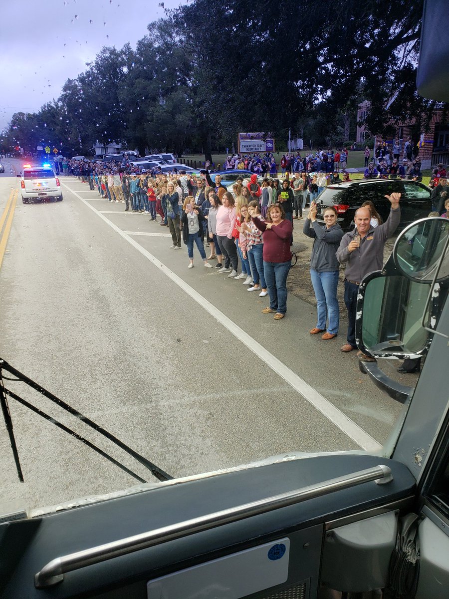 BarryDrue's tweet image. Lady Bulldogs on the road to Ft Myers for State Championship Game!! @scottlapeer @SunPreps @Elgin_Rucker @ThePrepZone 
#MADETHETRIP 
#FINISHTHETRIP