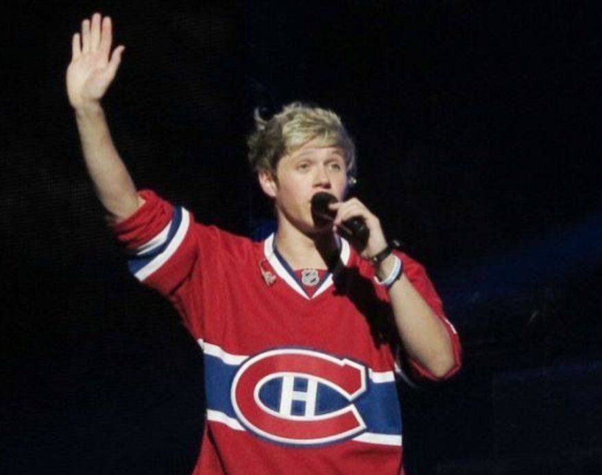 jeonschilds's tweet photo. "qui est tjrs fan des one direction?" 
me : #ODSTAN https://t.co/nAZXZdbUcf