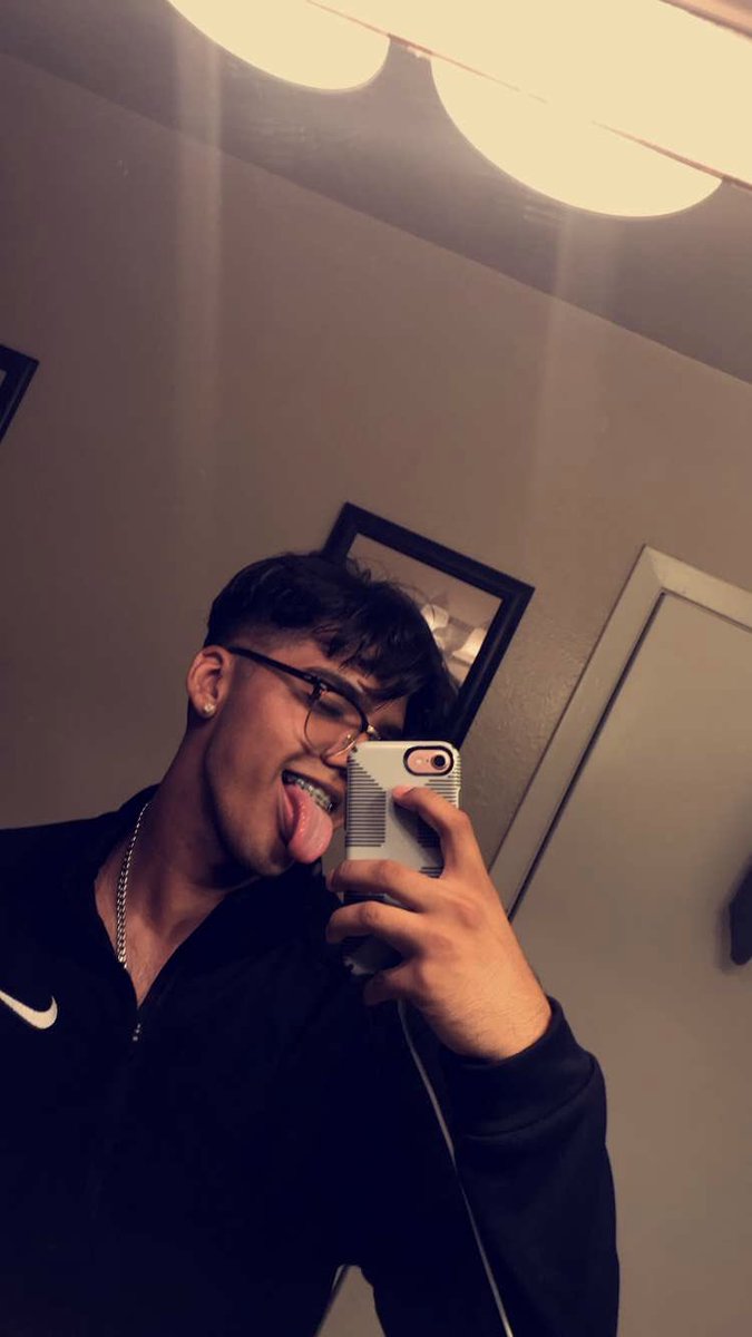 prettyboymassy's tweet photo. #HowHardDidPubertyHitme had to show yall👹 https://t.co/goDmhF43Re