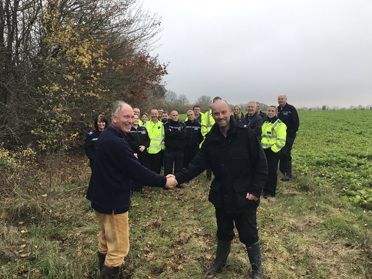 ASPRuralCrime's tweet photo. A perfect end, to a perfect first Constabulary Rural &amp; Wildlife training Day. The kindness of CLA members David Kenyon &amp; Hugh Warmington, spending time with our officers, sharing knowledge &amp; understanding #RuralCrimeMatters #Wildlife #Badgers https://t.co/dWCzinBxI6