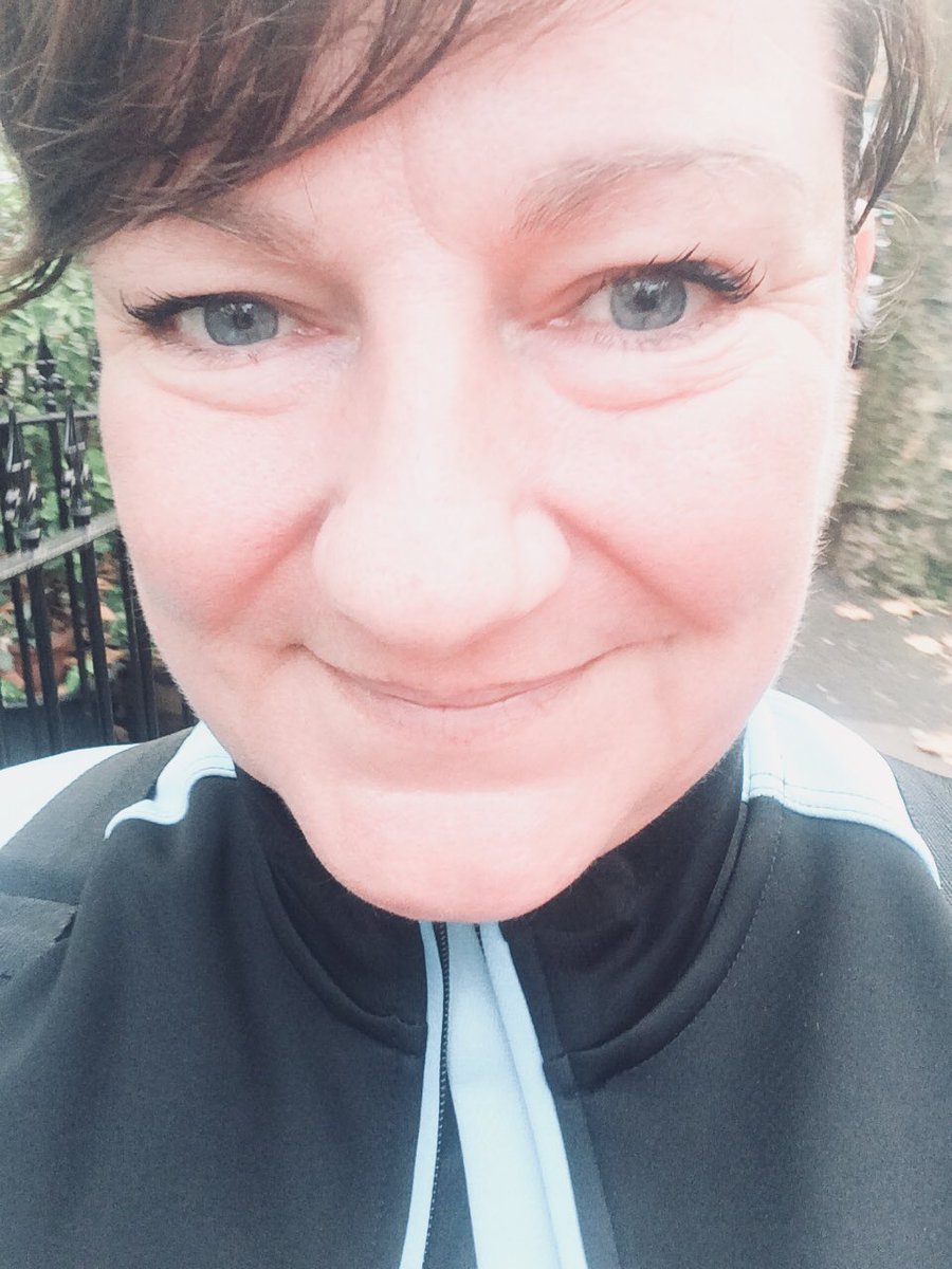 Loonbird2020's tweet image. Look at the state of that !! Rowing since 10.30 am !!! Just finished 3 pm !!! But I got my certificate!!! Go Row indoor Instructor!! I also cut off 15seconds and 20 strokes off my morning baseline !!! By using techniques used today x 💪🚣‍♂️ #FitGotReal #SheRows