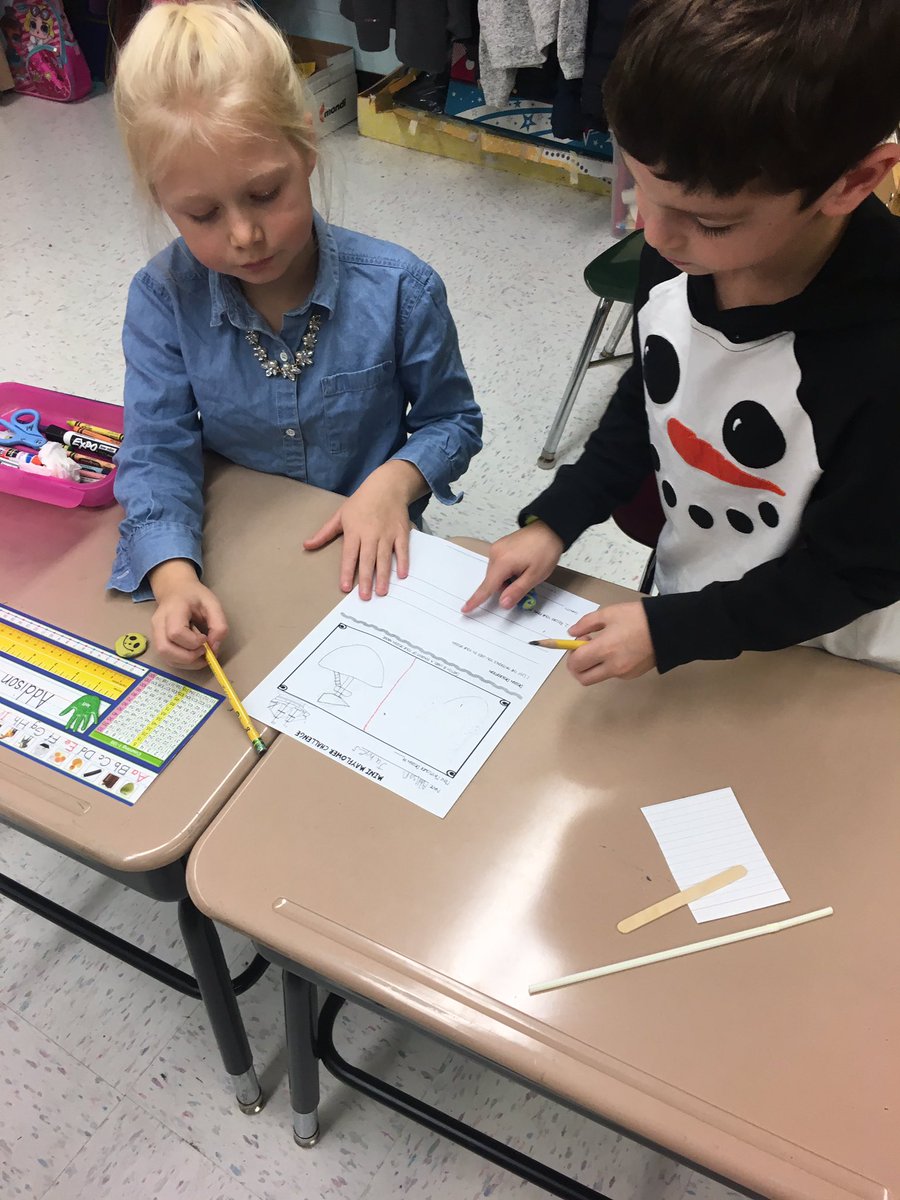 MTL_PW_Library's tweet photo. Had so much fun visiting first grade for a Mayflower Challenge!! #parkwaymakers https://t.co/5Rey6TOMb9