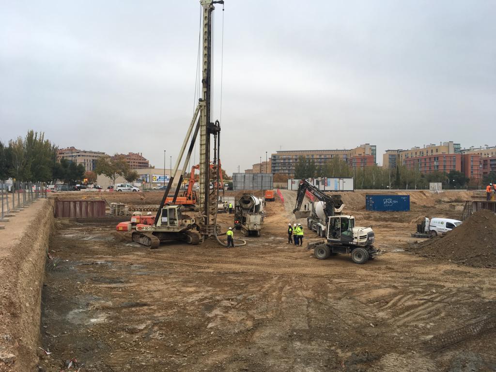 cimenter_'s tweet photo. #CIMENTER #geotecnia 
Empezando nueva obra en #Zaragoza. Ejecutaremos #muros pantalla de espesor 45cm a 12m de profundidad y #pilotes de barrena continua CFA de diámetros 450mm a 850mm y hasta 12,0m de profundidad. Nueva promoción de 81 viviendas y 2 sótanos para aparcamientos. https://t.co/ETjfZTiMQL