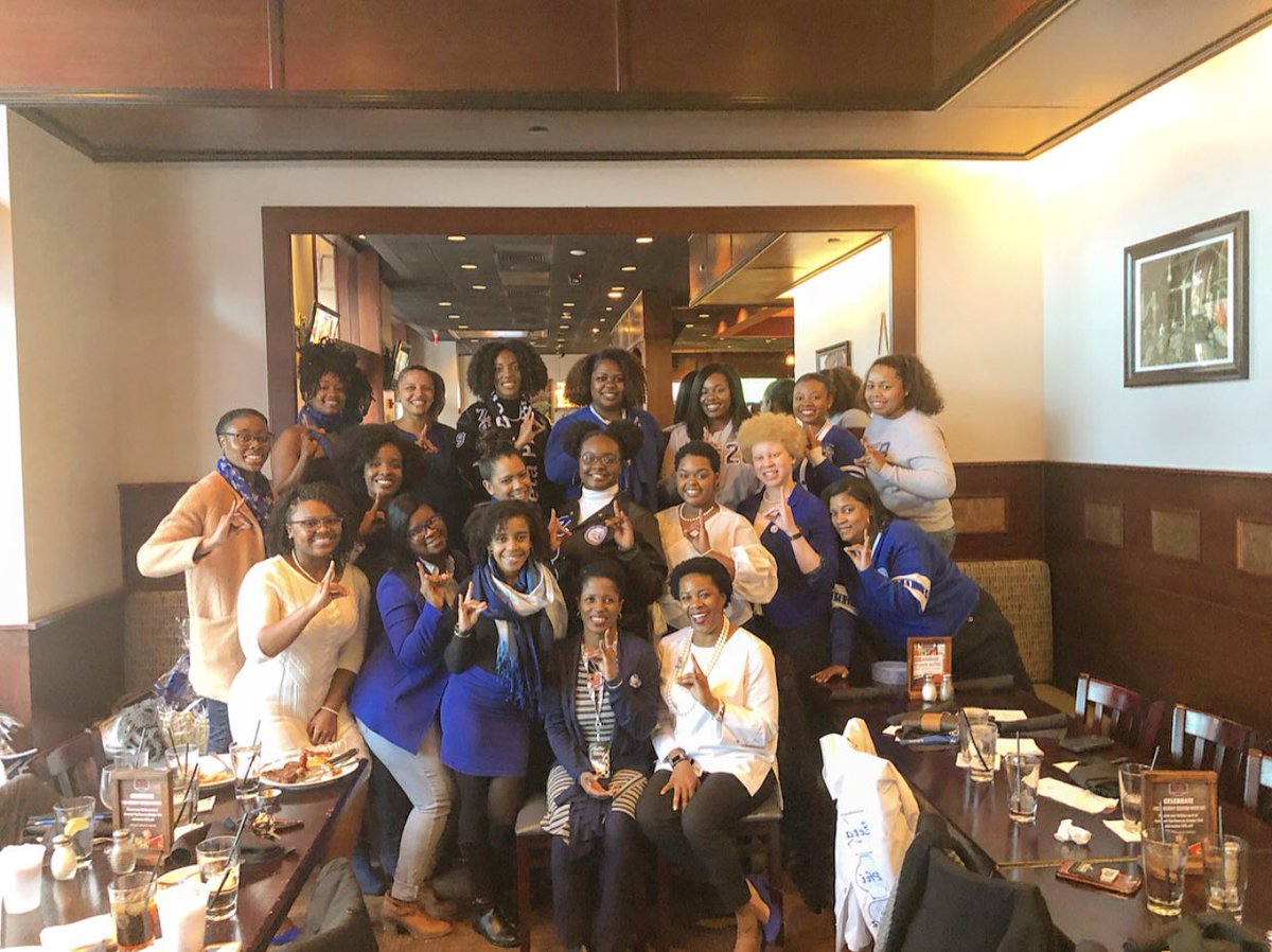 ZO_Zetas1920's tweet photo. Today marks 26 years of Excellence on George Masonβs campus! On November 15th, 1992, 5 FINER women chartered the βOh So Lovelyβ Zeta Omicron chapter of Zeta Phi Beta Sorority, Inc.! We cherish the legacy that they started and promise to uphold it! ππ#26YearsofExcellence https://t.co/mgEKufnAWq