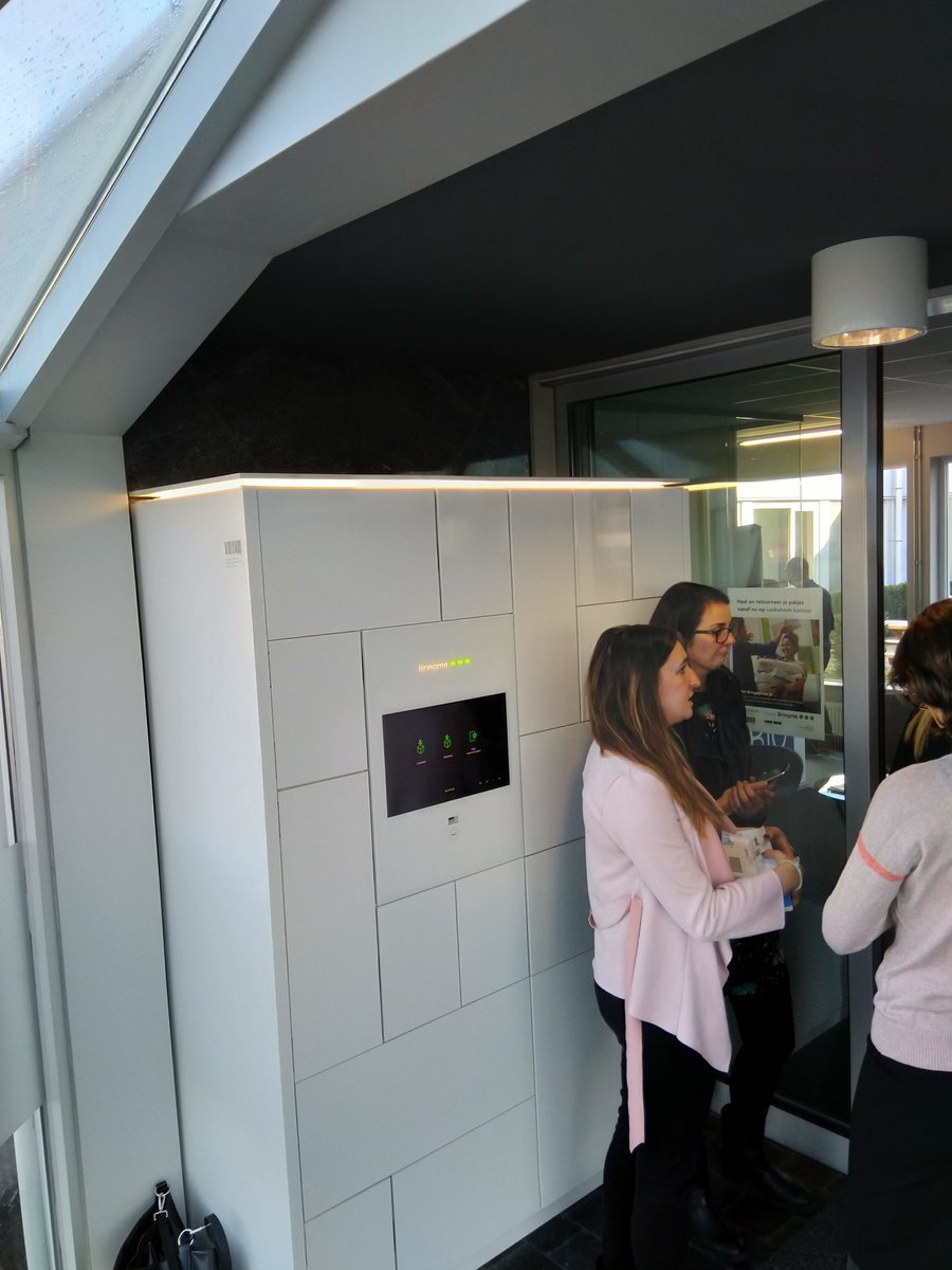 Tirolerboy's tweet photo. De centrale medewerkers van #okay en #bioplanet kunnen voortaan hun e-commerce bestellingen veilig laten leveren op het werk. Handig! Best niet aan mijn vrouw vertellen. :-) #colruytgroup #bringme https://t.co/DQuDmu2TZB