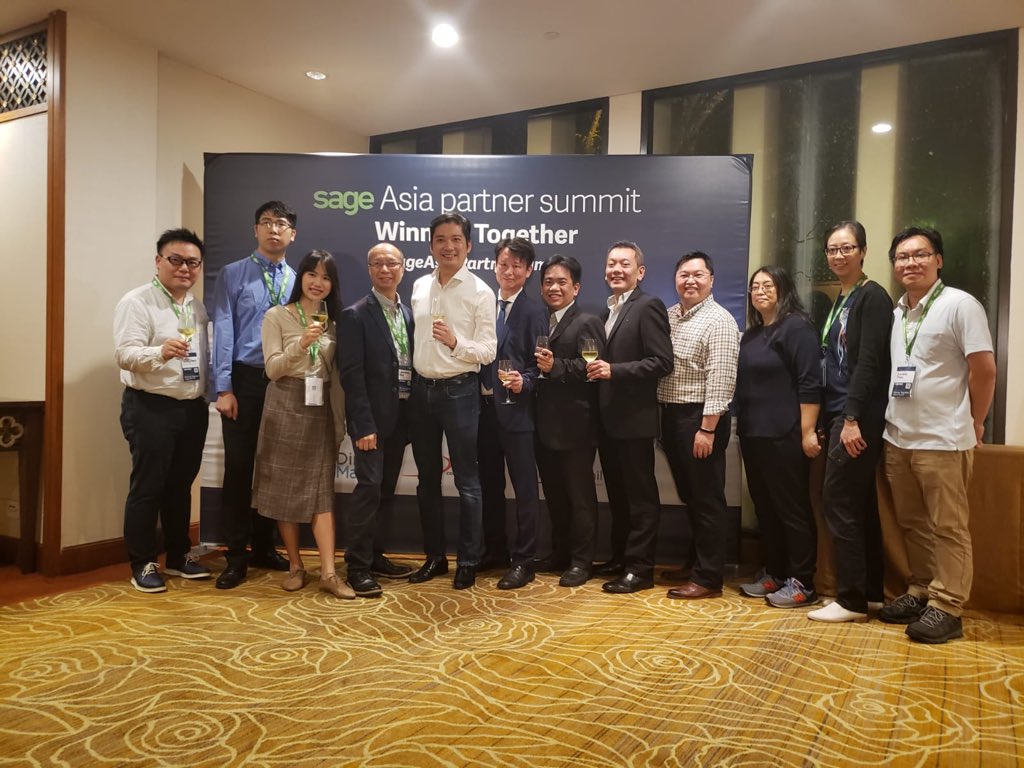 AutoSimply's tweet photo. 3nd Day of #SageAsiaPartnerSummit , AutoSimply has left a deep impression among all the sage 300 partners. Hooray🎉🎉  And congratulations to all the award winners, let's be winning together! https://t.co/qgEZgbhC19