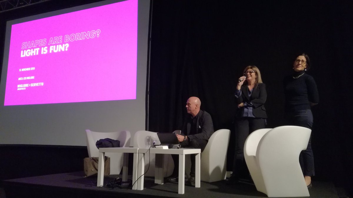 APIL_light's tweet image. Shape are boring? Light is fun?
Intervento di Migliore Servetto ad @ATW_INTL
#light #lighting #material