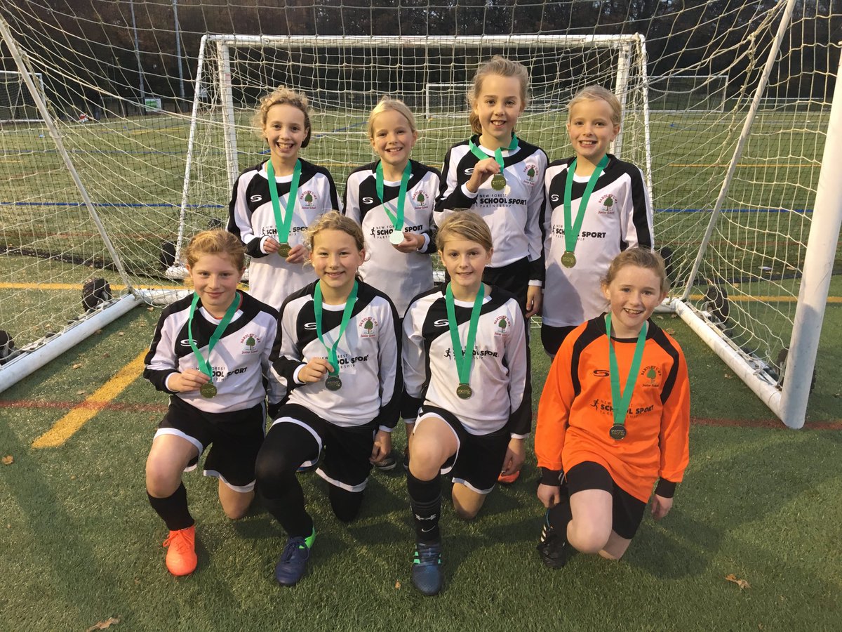 abii_philo's tweet photo. Well done to these girls, a well fought gold medal at today’s tournament! ⁦@BartleyJunior⁩ ⁦@newforestssp⁩ #futurelionesses #schoolsport https://t.co/2QRthdYZ4Y