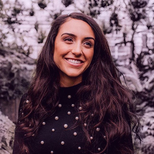 Freue mich schon so auf die Weihnachtszeit ☃️ Kann’s kaum abwarten bis endlich der erste Weihnachtsmarkt aufmacht ✨ Wem geht’s noch so?! Schönen Abend euch 💫
.
.
. 
#oodtgals #cybercorner #stylegoalez #hairsandstyle #prettylittleiiinspo #fashionaddic… ift.tt/2zcr9bj