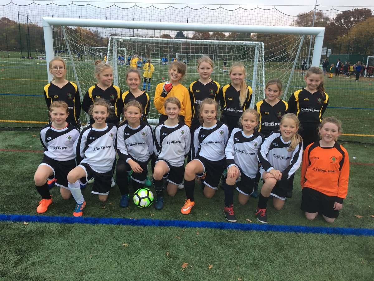 abii_philo's tweet photo. Fantastic play by all the girls at the Year 5/6 football tournament today! ⁦@BartleyJunior⁩ ⁦@newforestssp⁩ #futurelionesses https://t.co/zmySpysaTa